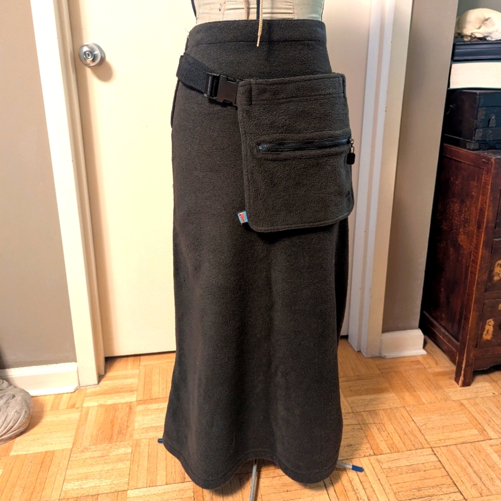 VINTAGE UK Rave Women's Grey Fleece Maxi Skirt with Belted Pouch